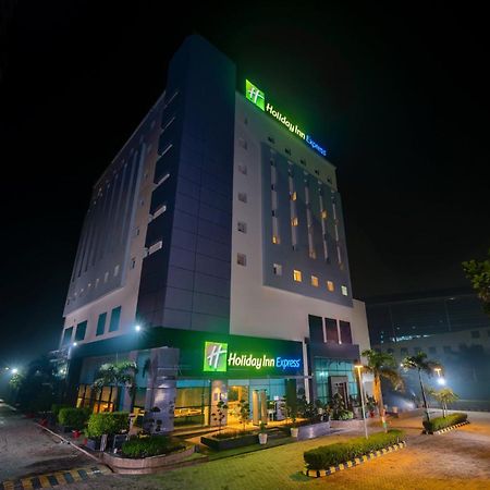 Holiday Inn Express Greater Noida Knowledge Park By Ihg Esterno foto