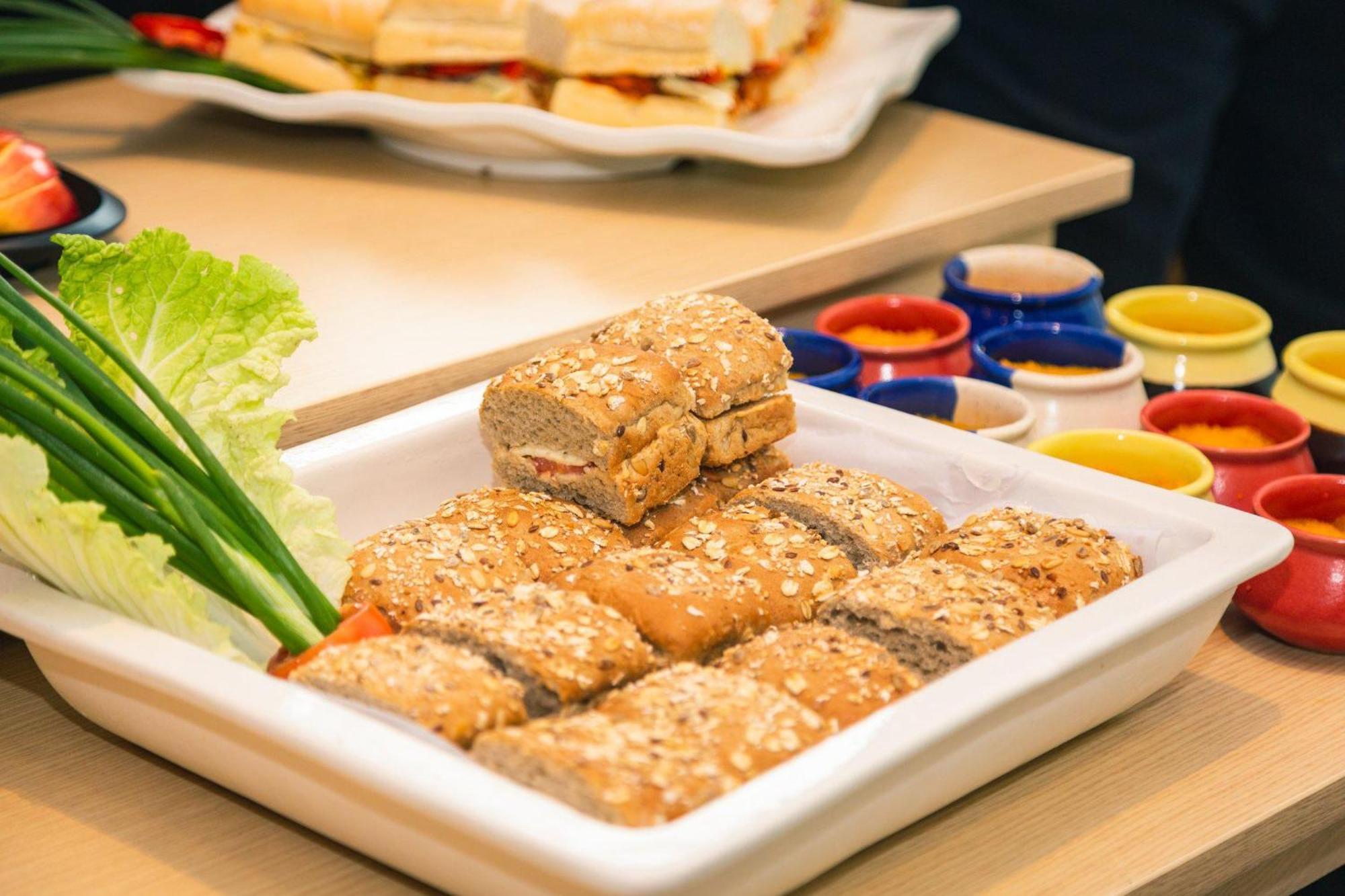 Holiday Inn Express Greater Noida Knowledge Park By Ihg Esterno foto